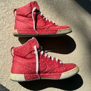 VINTAGE 2012 NIKE SHOES HIGH TOPS WOMENS SIZE 8.5 PINK BABY PINK SALMON EUC